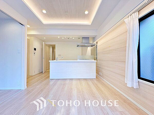◆瀟洒な空間◆落ち着きのある彩が見事に調和させた瀟洒な空間を演出。ここに集まる家族の会話と笑顔が絶え間なく続く幸せな空間。