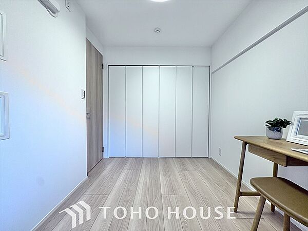 使いやすく、明るい洋室に仕上がります。子供部屋や趣味のお部屋にご利用できます。ご自身で家具などを配置し、素敵な空間を創り上げられます。
