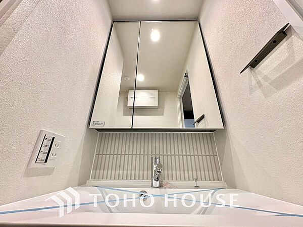 【WASHROOM】◆快適◆煌びやかな暮らしの中にも忘れたくない快適さ。大きな収納が助けてくれます。