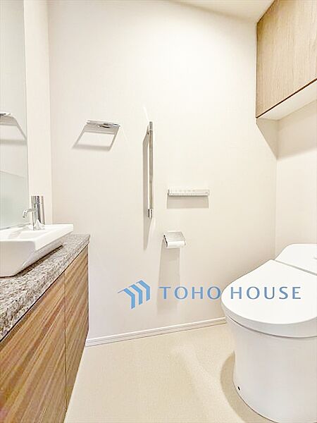 現在改装中◆快適◆な生活に不可欠。節水型の高性能トイレを新設。
