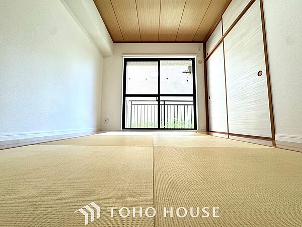 【Quietness】プライベートなお部屋では静かに時を過ごしたい。読書をして、物思いにふける・・光りに満たされた安らぎの空間をがここにはあります。