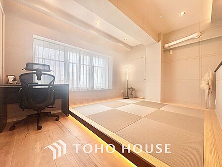 【PRIVATE ROOM】◆属毛離裏◆子は父を手本とし、母に愛育されて成長する。家族の深い繋がり。いつまでも大切にしたい。