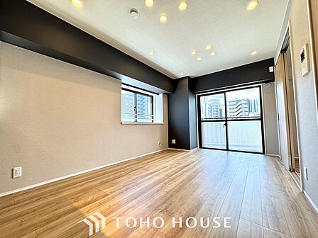 【Ease】家族個々の安らぎの空間。プライベートなBedRoomは暮らす方の感性で造り上げたいもの。誰もが好みで飾れるシンプルな室内に仕上げてあります。