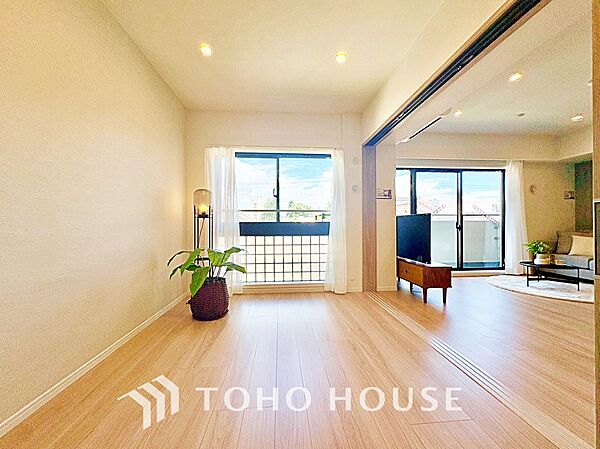 【居室】シンプルで使いやすく、どんな家具にも馴染む居室です。
