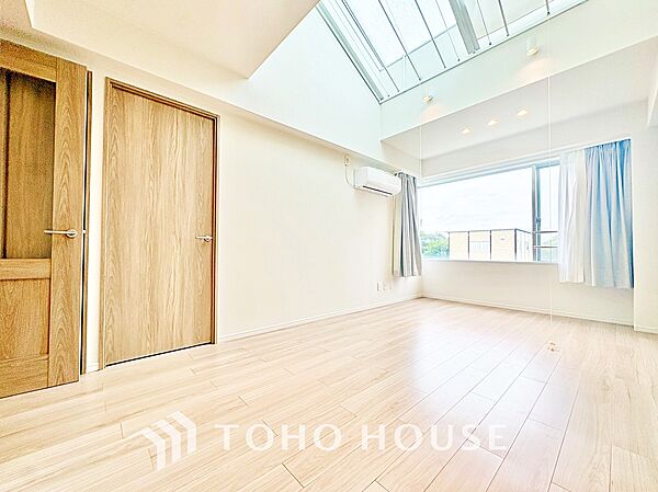 【リビング】食事も団らんもくつろぎも、この空間が暮らしの中心に。