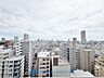 バルコニー：【BALCONY】◆BLUE SKY◆自然の心地よさに包まれる。大開口の外に広がるのは爽やかな青空。