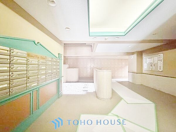 【ENTRANCE】◆家族◆家で家族と過ごす時間は限られている。帰りを待つ家族の元へと急ぐときの弾む思い。そんな思いを引き立てる邸宅。
