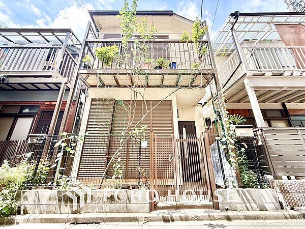 【Kitchen】一歩一歩踏みしめる喜びを。光り眩い羨望のリビングへ。一歩一歩を踏みしめて家族の集う幸せの場所へ。すべてがクライマックスのマイベストホーム。
