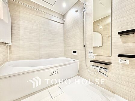 ◆浴室◆の温もりを感じ、ふわりと寄り添う太陽の妖精たちが自然と僕達を微睡ませる。うとうとしたい訳ではないがそんな時間が嫌いじゃない自分がここにいる。