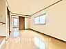 キッチン：【Kitchen】一歩一歩踏みしめる喜びを。光り眩い羨望のリビングへ。一歩一歩を踏みしめて家族の集う幸せの場所へ。すべてがクライマックスのマイベストホーム。