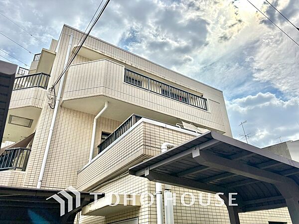 【APPEARANCE】◆陽光◆が差し込む。この開放的な空間に家族の笑顔が集う。家族が一緒に過ごす空間は明るく、そして居心地よく。