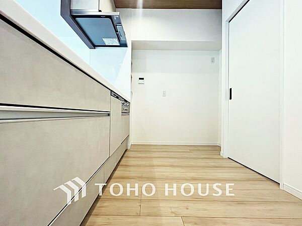 【KITCHEN】◆ワクワク◆開放的で機能性も高いシステムキッチン。お子様は毎日のご飯にワクワク！