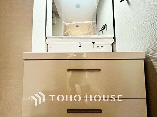 【WASHROOM】◆快適◆煌びやかな暮らしの中にも忘れたくない快適さ。大きな収納が助けてくれます。
