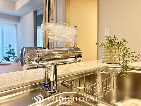 【Kitchen】キッチンは家族の絆を育む大切な空間。シンプルで使い易いSystemKitchenで愉しく作る料理は愛情のある美味しいご馳走に。