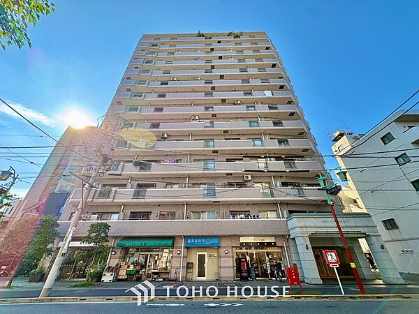 ◆窓を開けると◆冷涼な風、そよぐリビング。だんらんの場所はここから始まり、ここで終わる。家族の笑顔が集う素敵な場所だから、こだわり抜いた思いが詰まっているのだと思う。