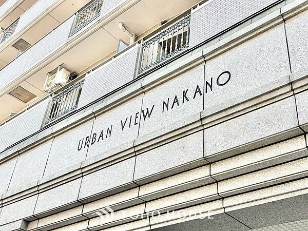 ◆間接照明◆オレンジ色の光が僕達を大人な気分にさせる。静かで優しく語りかけるその光は、今日の終わりを告げてくれ、でも明日にはいい事が必ず来るよ。そんな囁きが聞こえてくる