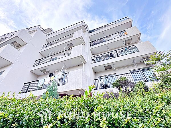 漂う上質な空気感、マンションに入れば「おかえりなさい」と笑顔で迎えてくれるエントランス。最良の心配りを感じるマンションでした。