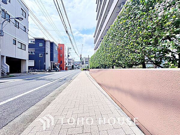 ほんの少しのこだわり。ちょっとした色使いがその家がもつ雰囲気、趣（おもむき）を携え、暮らす家族や訪ねてくる友人・知人に新鮮な香りを運んできます。