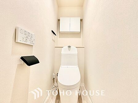 大きく開け放たれた壮大な景色。都内にいることを忘れさせてくれる自然豊かな分譲地。風がそよぎ、青空が歌い、太陽が微笑んでくれる幸せな住まい。