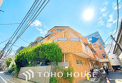 外観：洗練されたファサードが印象的なマンション。日々の暮らしを心地よく包み込む、品格ある佇まいが魅力です。帰宅するたびに気分が高まります。
