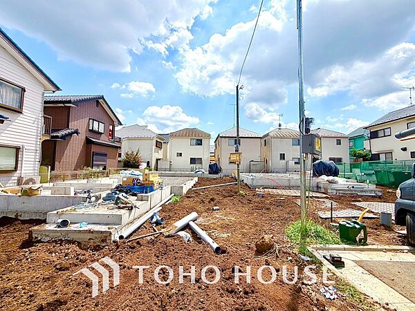 【APPEARANCE】◆眩い◆光が燦々と入り、家族の笑顔を照らす。「いつまでも続いて」と願う夢のような毎日がここにある。
