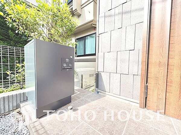 【外観】整った街並みに映える外観デザイン。住環境の良さを感じられる住まいです。
