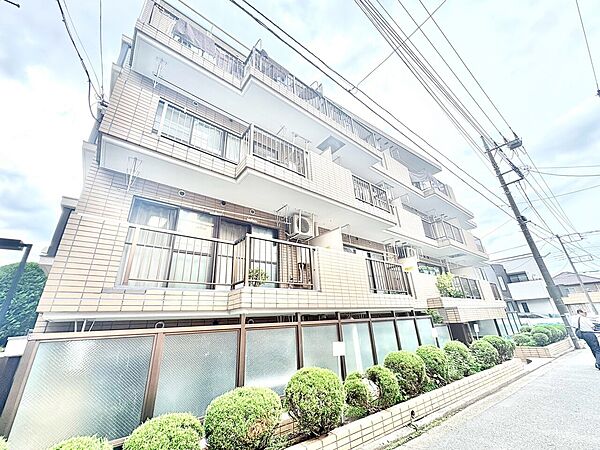 【外観】堂々としたフォルムが印象的な外観。帰宅するたびに安心感を与えてくれるマンションです。