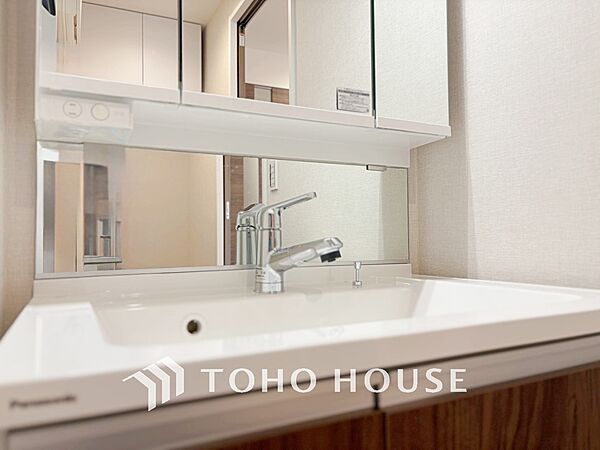 【WASHROOM】◆快適◆煌びやかな暮らしの中にも忘れたくない快適さ。大きな収納が助けてくれます。