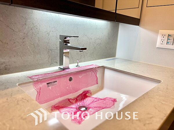 【WASHROOM】◆快適◆煌びやかな暮らしの中にも忘れたくない快適さ。大きな収納が助けてくれます。