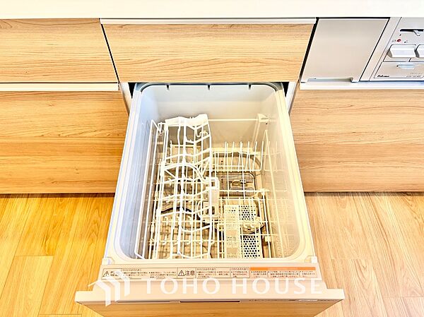 可能な限り余計なものを省いた3口コンロ。美しさと機能性を兼ね備えたスタイルはきっと何年もあなたの味方です。