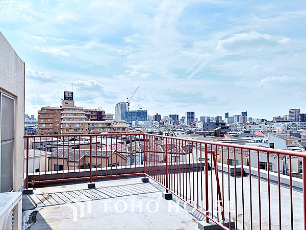 漂う上質な空気感、マンションに入れば「おかえりなさい」と笑顔で迎えてくれるエントランス。最良の心配りを感じるマンションでした。
