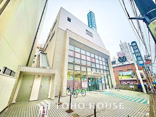 手元の収納から、足元の収納までが全てスライド式で、奥のスペースまで有効に活用できます。奥まで上から見渡せるので、たまにしか使わない調理器具もサッと取出せます。