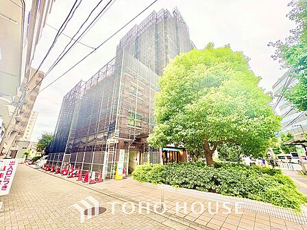 叶えたかったのは落ち着きのあるナチュラルな風合い、そして開放感があるリビング。優雅な気分に浸れる幸せな時間を家族が自然と集まりたくなるこの空間で。