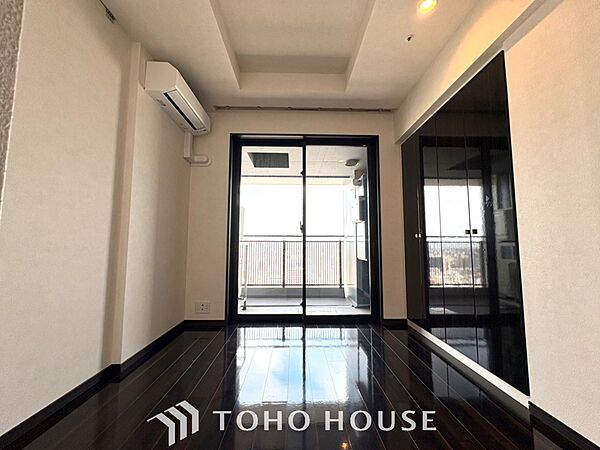 【Private room】光に包まれるように設計された空間。太陽の光が爽やかな目覚めを誘う。きっと今日も素敵な1日に。