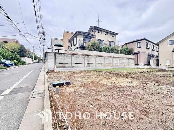 【空】ここからは空が遠くまで見える。紺碧、曇天、茜色。心もともに映り変わる。東京にもあったんだ。こんな景色が・・・。