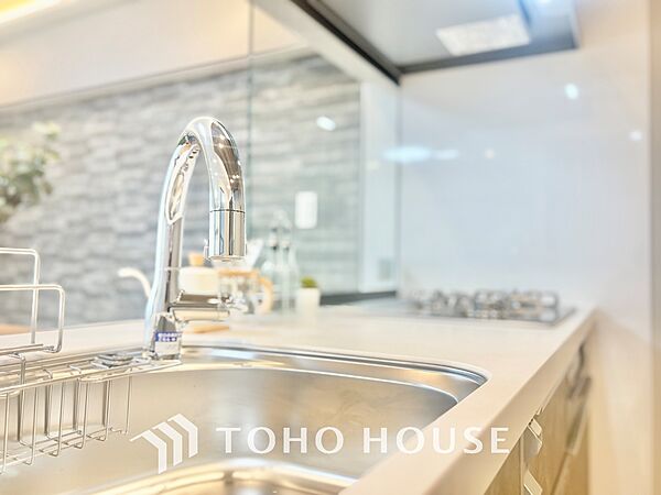 【KITCHEN】◆ワクワク◆開放的で機能性も高いシステムキッチン。お子様は毎日のご飯にワクワク！