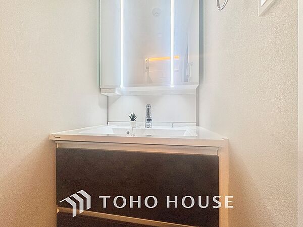 【WASHROOM】◆快適◆煌びやかな暮らしの中にも忘れたくない快適さ。大きな収納が助けてくれます。