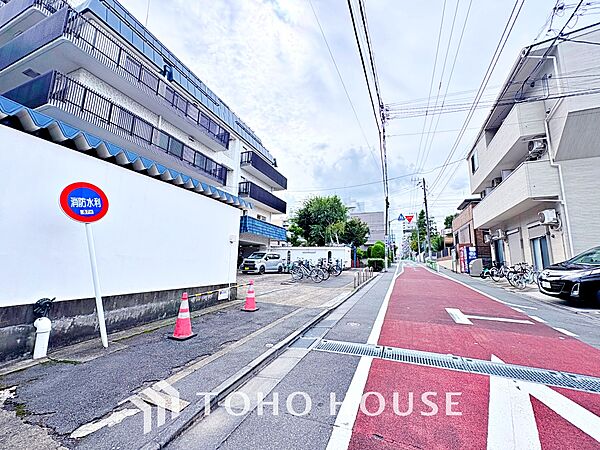 ほんの少しのこだわり。ちょっとした色使いがその家がもつ雰囲気、趣（おもむき）を携え、暮らす家族や訪ねてくる友人・知人に新鮮な香りを運んできます。