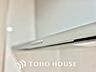 その他：【KITCHEN】◆開放的◆後片付けが楽なシステムキッチン。収納スペースの充実！