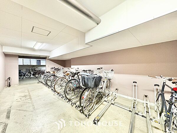 ◆色彩◆この空間に放たれた光は華美なまでに演出されたデザイン。流れる時をより芳醇なコーヒーの様な色彩奏でるアダージョ。そして情景豊かな作品のような暮らしがイメージできる。