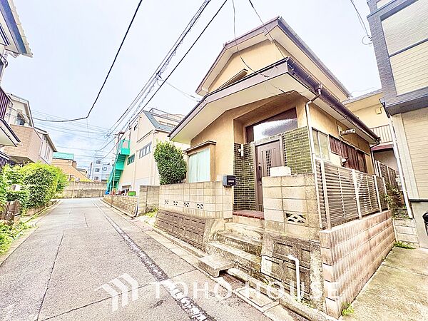 【Light shower】太陽光をたくさん感じながら、明るく豊かな暮らしを約束する住まい。四季の移ろいを感じながら、我が子の成長を見守る。そんな家がここに。