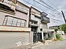 外観：【外観】落ち着いた街並みに調和する外観。住まいとしての安心感を感じられる佇まいです。