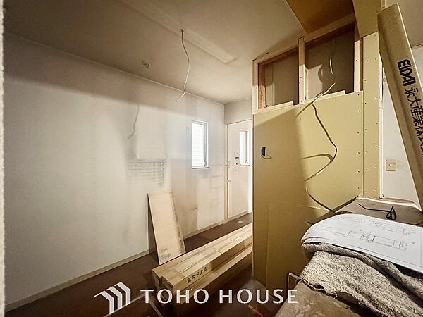 【改装中】愛おしい家族との団欒の時間をより一層幸せなものに感じさせる煌びやかなLDK。輝かしい毎日が待っています。