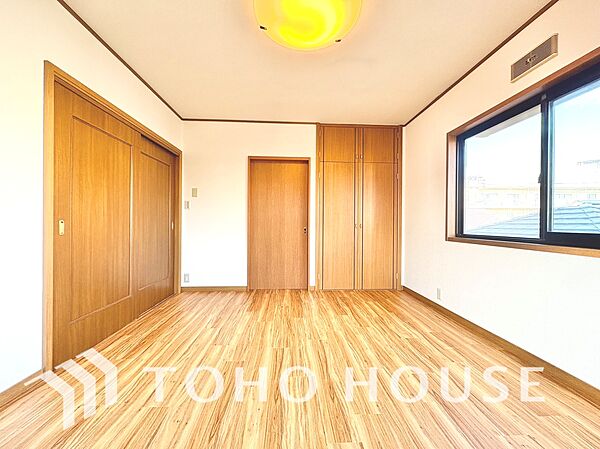 【居室】シンプルで使いやすく、どんな家具にも馴染む居室です。
