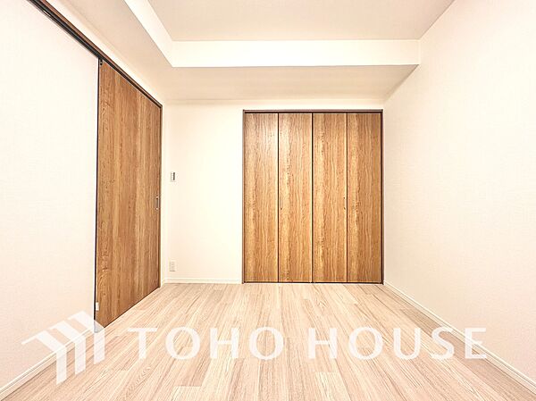 【居室】主寝室としても、お子様のお部屋としても使いやすい一室です。