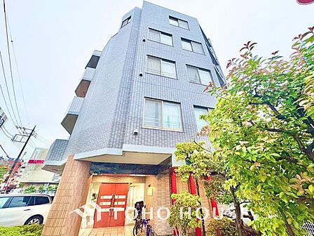 手元の収納から、足元の収納までが全てスライド式で、奥のスペースまで有効に活用できます。奥まで上から見渡せるので、たまにしか使わない調理器具もサッと取出せます。