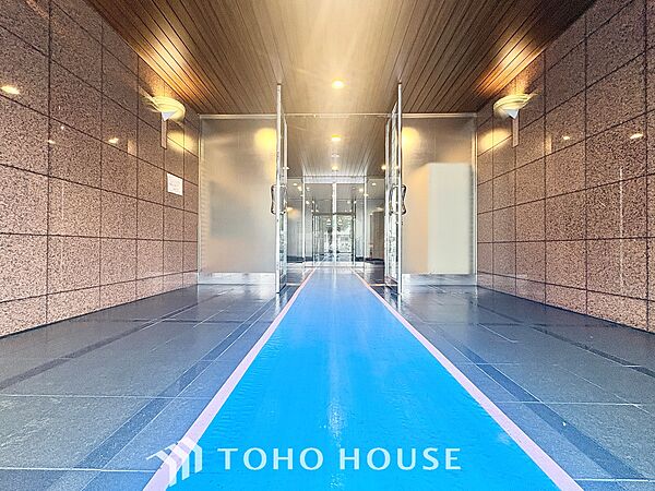 漂う上質な空気感、マンションに入れば「おかえりなさい」と笑顔で迎えてくれるエントランス。最良の心配りを感じるマンションでした。