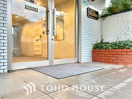 【ENTRANCE】◆そびえ立つ◆我が家のシンボル。遠くの空が赤く染まる夕べが待ち遠しい。