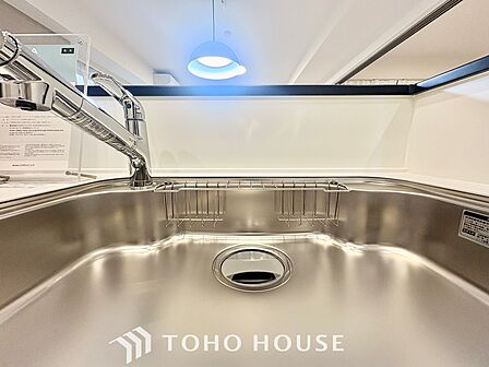 【Kitchen】キッチンは家族の絆を育む大切な空間。シンプルで使い易いSystemKitchenで愉しく作る料理は愛情のある美味しいご馳走に。