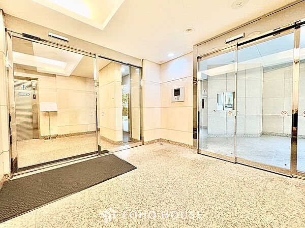 エントランスはマンションの顔。清潔感、存在感のあるエントランスは居住者の心を豊かにする。